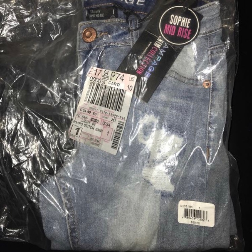 Clothes - Picture 3 of 8